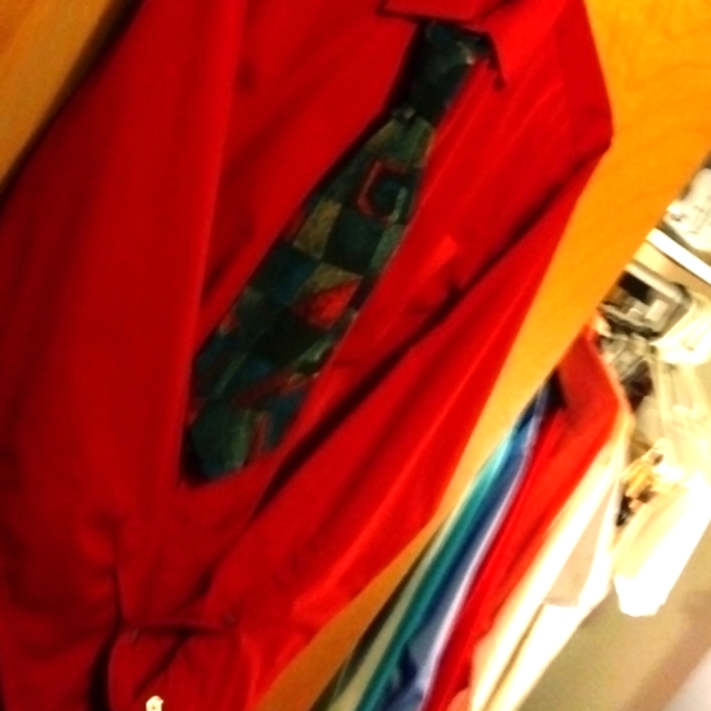 Colored shirt with tie